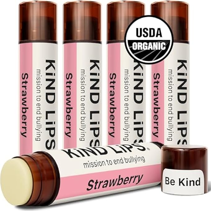 Kind Lips بلسم الشفاه - عناية مرطبة ومغذية للشفاه الجافة مصنوعة من زبدة الشيا وشمع العسل مع فيتامين E | نكهة الفراولة | 0.15 أونصة (عبوة من 5) - Image 1